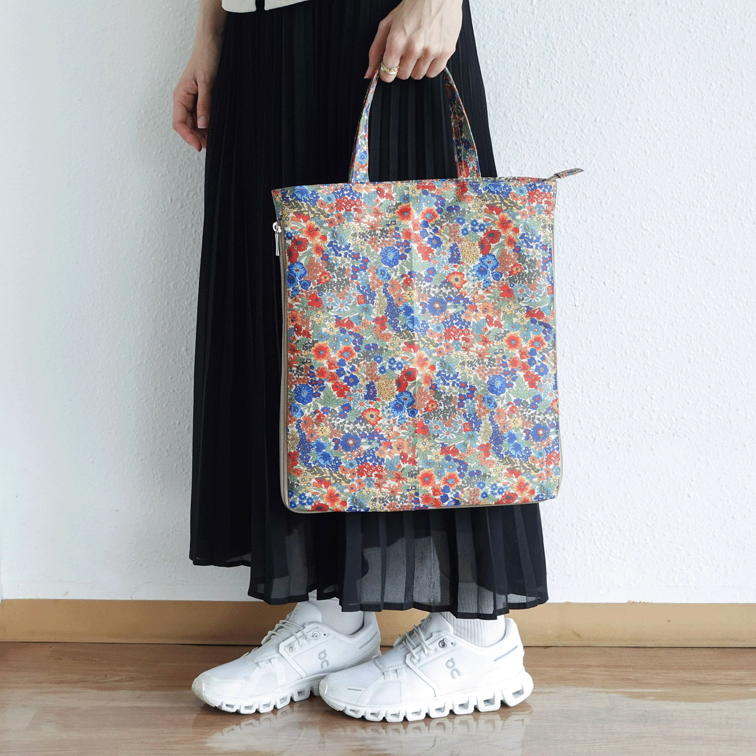 【エトワール別注柄】フラワーボタニカル柄A4拡張縦型バッグ - 画像2