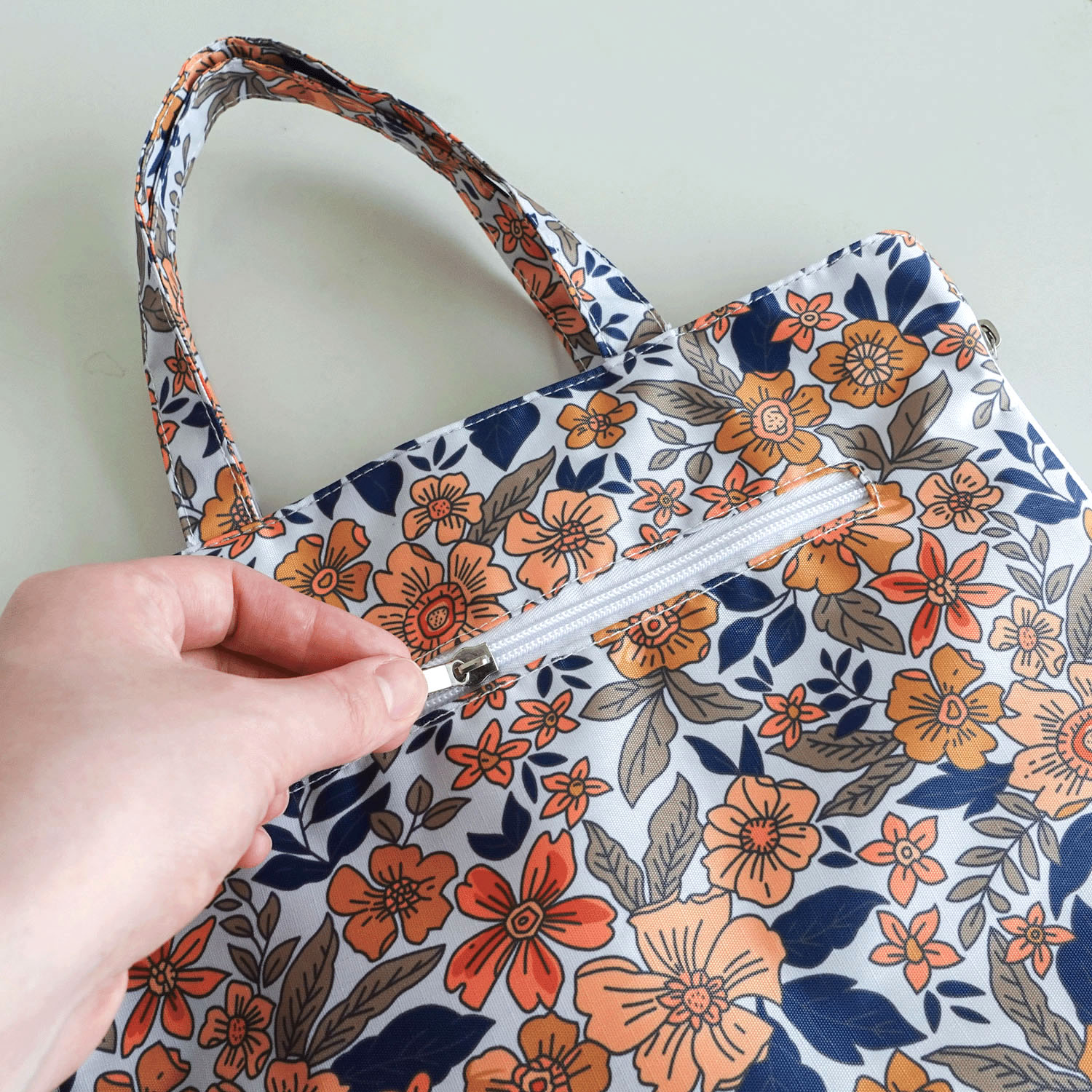 【エトワール別注柄】ペルネ柄A4拡張縦型バッグ - 画像8