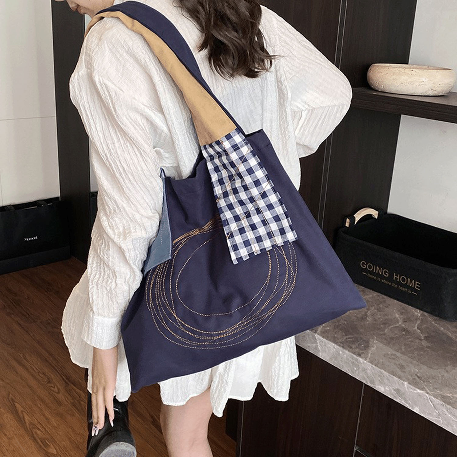 キャンバス刺繍トートバッグ - 画像1