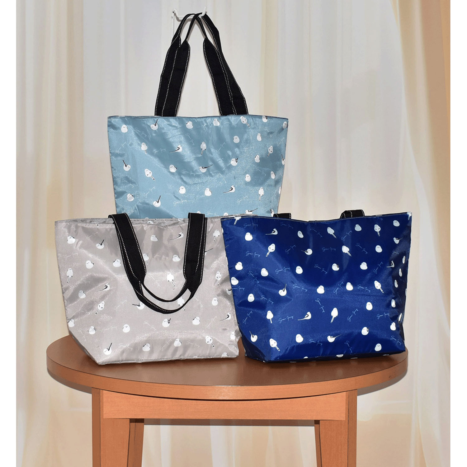 シマエナガ柄保冷トートバッグ - 画像1