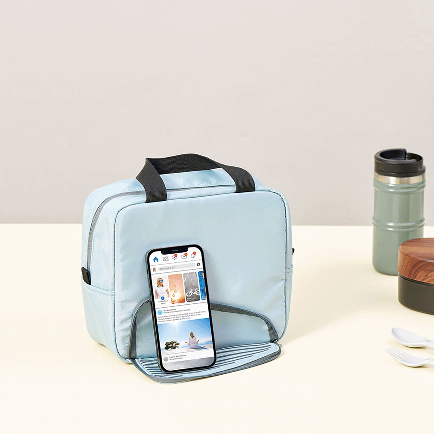 MOTTERU スマホが立てられるクーラーランチバッグ