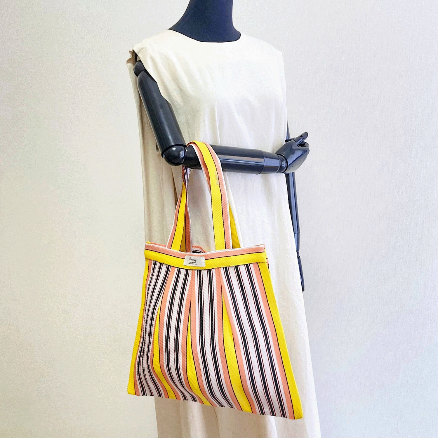 Swaraj タックチュールトートバッグ - 画像2