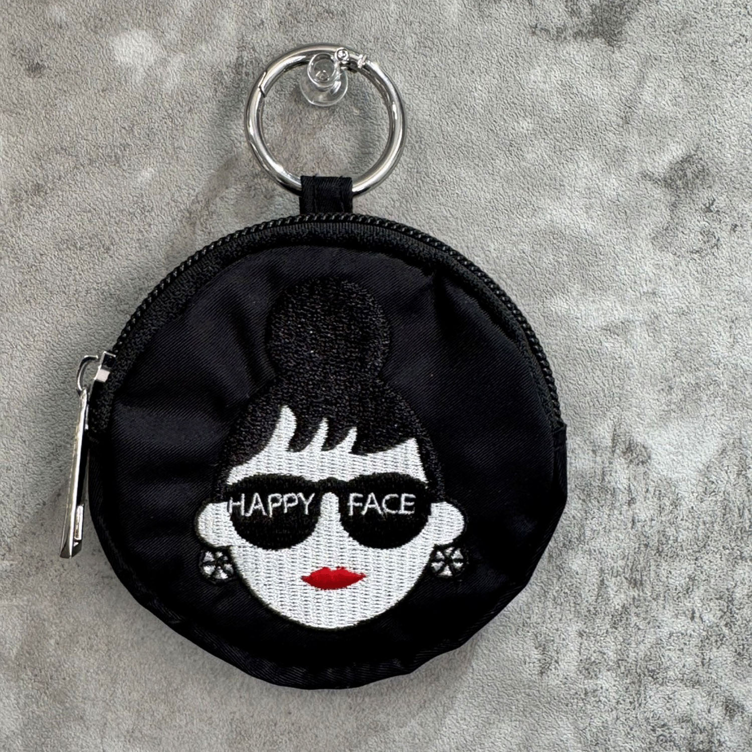 HAPPY FACE レディ・エマ 刺繍丸型ポーチ - 画像3