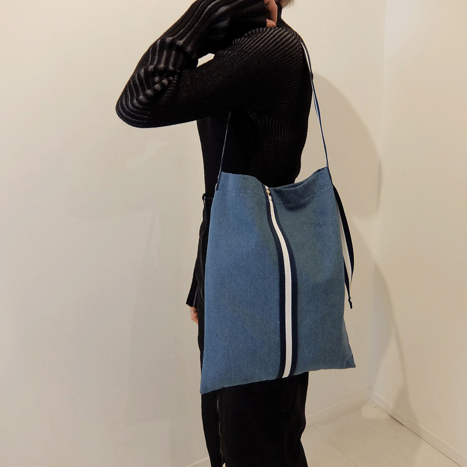 キャンバスラインテープ付ワンショルダーバッグ - 画像1