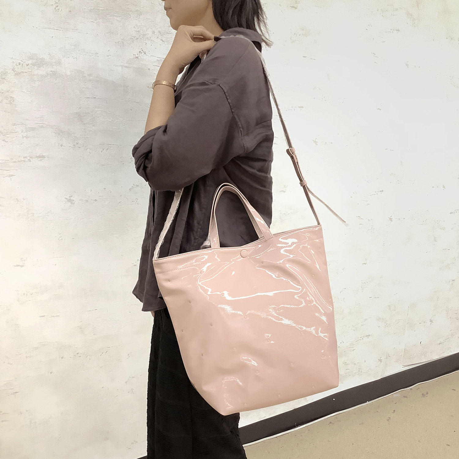 cachecache エナメルドット刺繍2WAYトートバッグ - 画像1