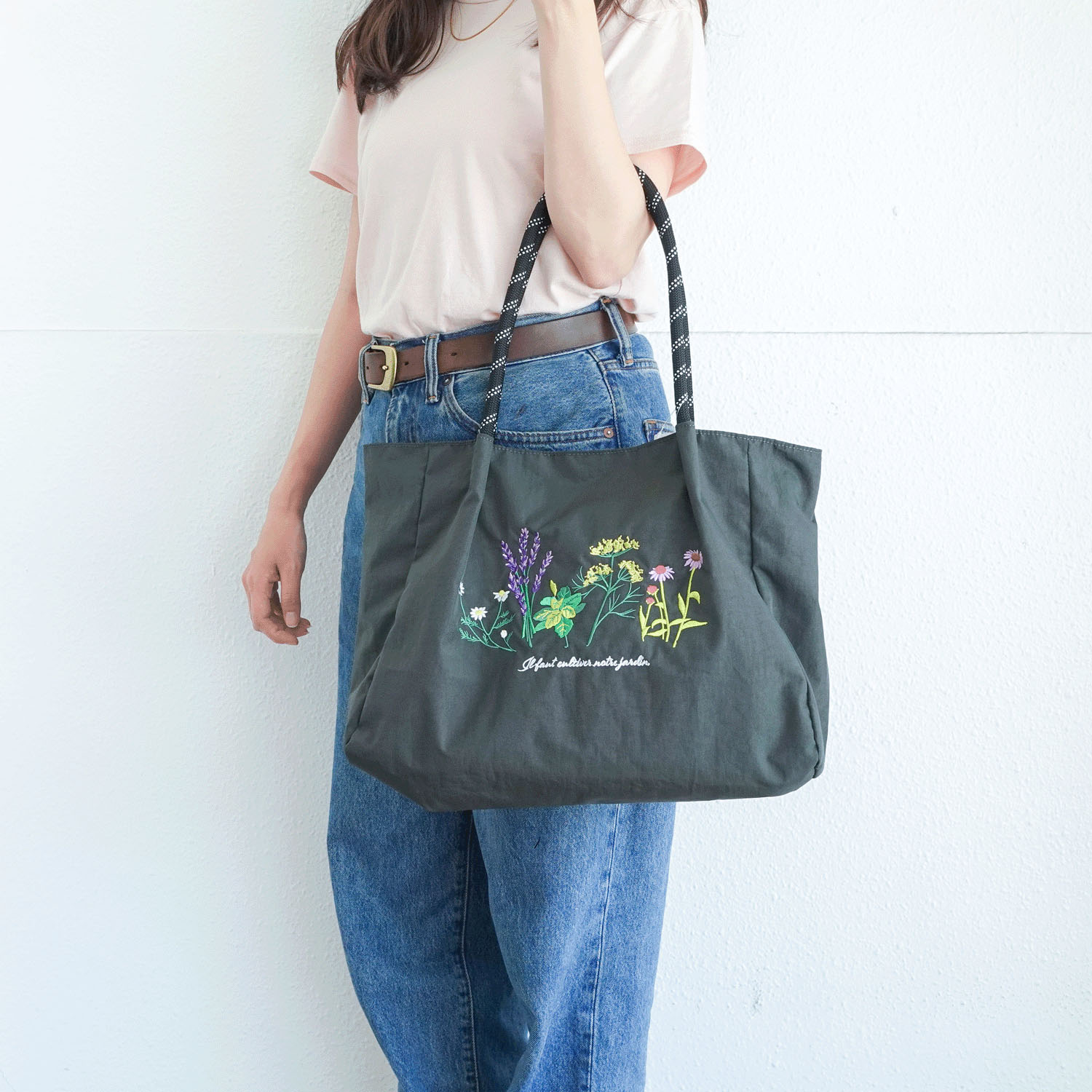 【エトワールオリジナル】フラワー刺繍トートバッグ - 画像6