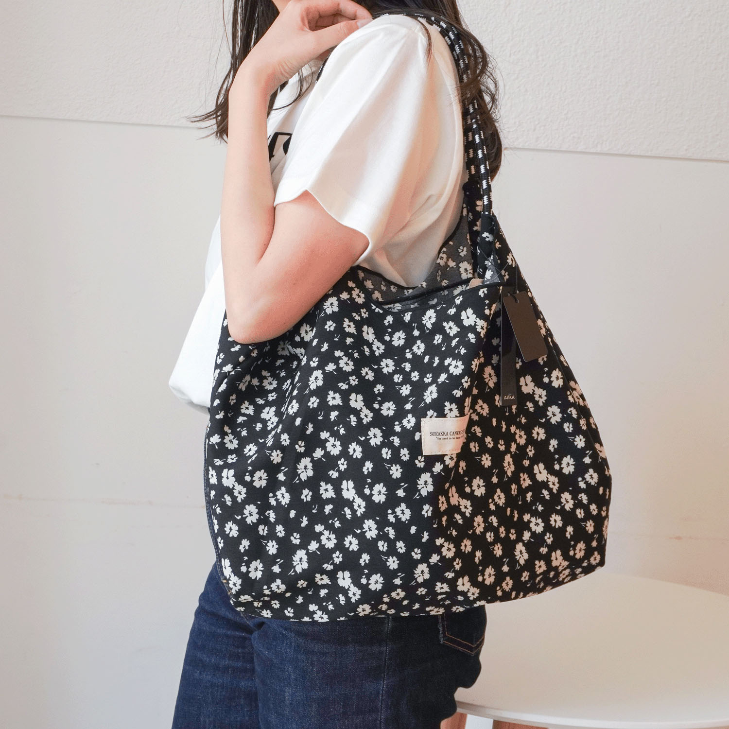 【72－00と82－00はエトワール別注柄】プリント2WAYバッグ - 画像7