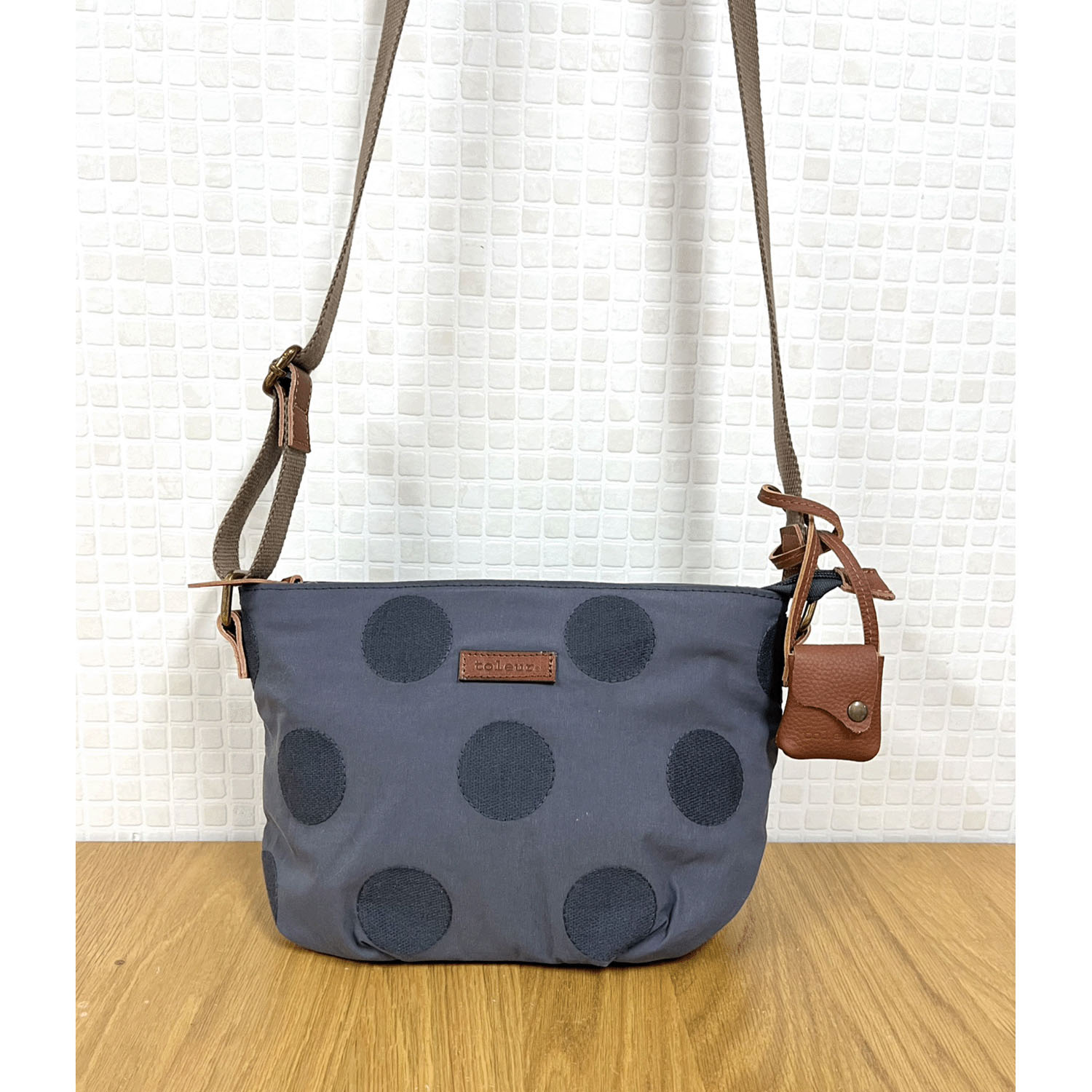 【在庫ある分で終了】toleur ドット刺繍横型ショルダーバッグ - 画像1