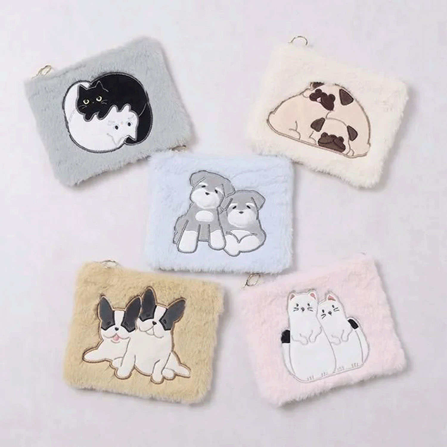 もふもふアニマルフラットポーチ