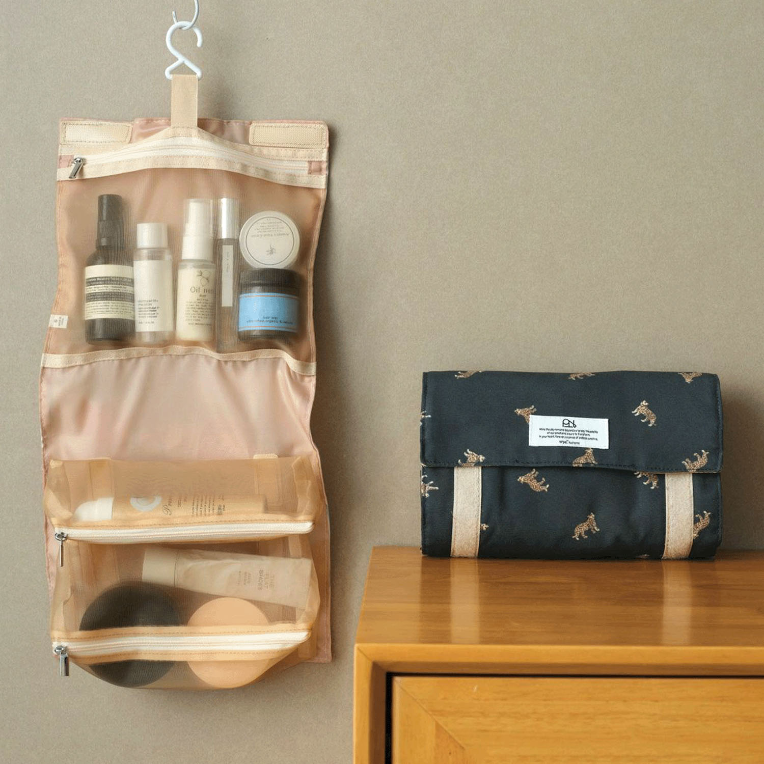 【トラベルグッズ】 Wpc 撥水トラベルポーチ - 画像1