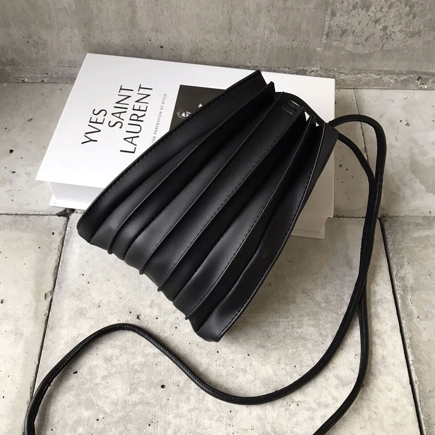 プリーツデザインスマホショルダー - 画像3