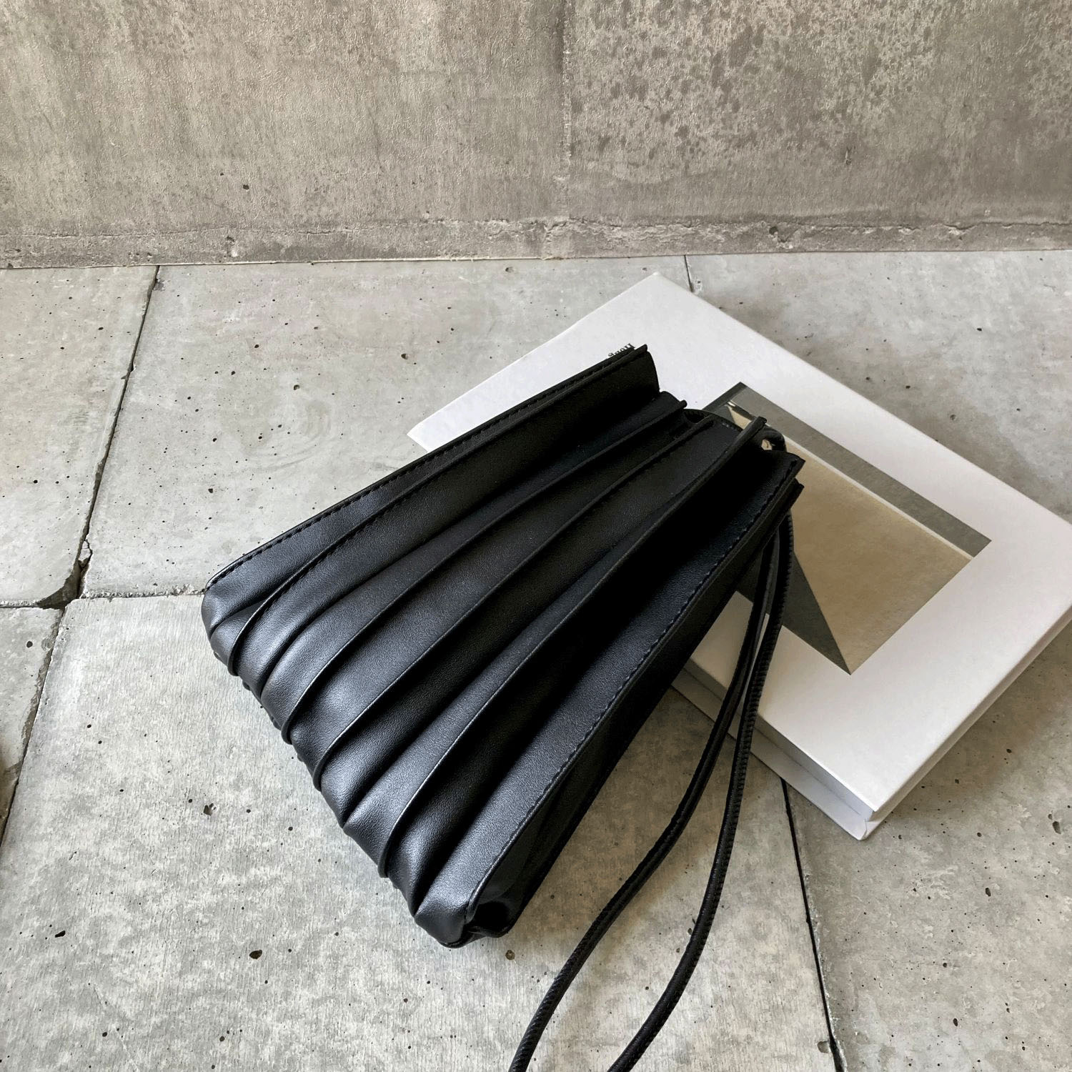 プリーツスマホショルダーLサイズ - 画像3