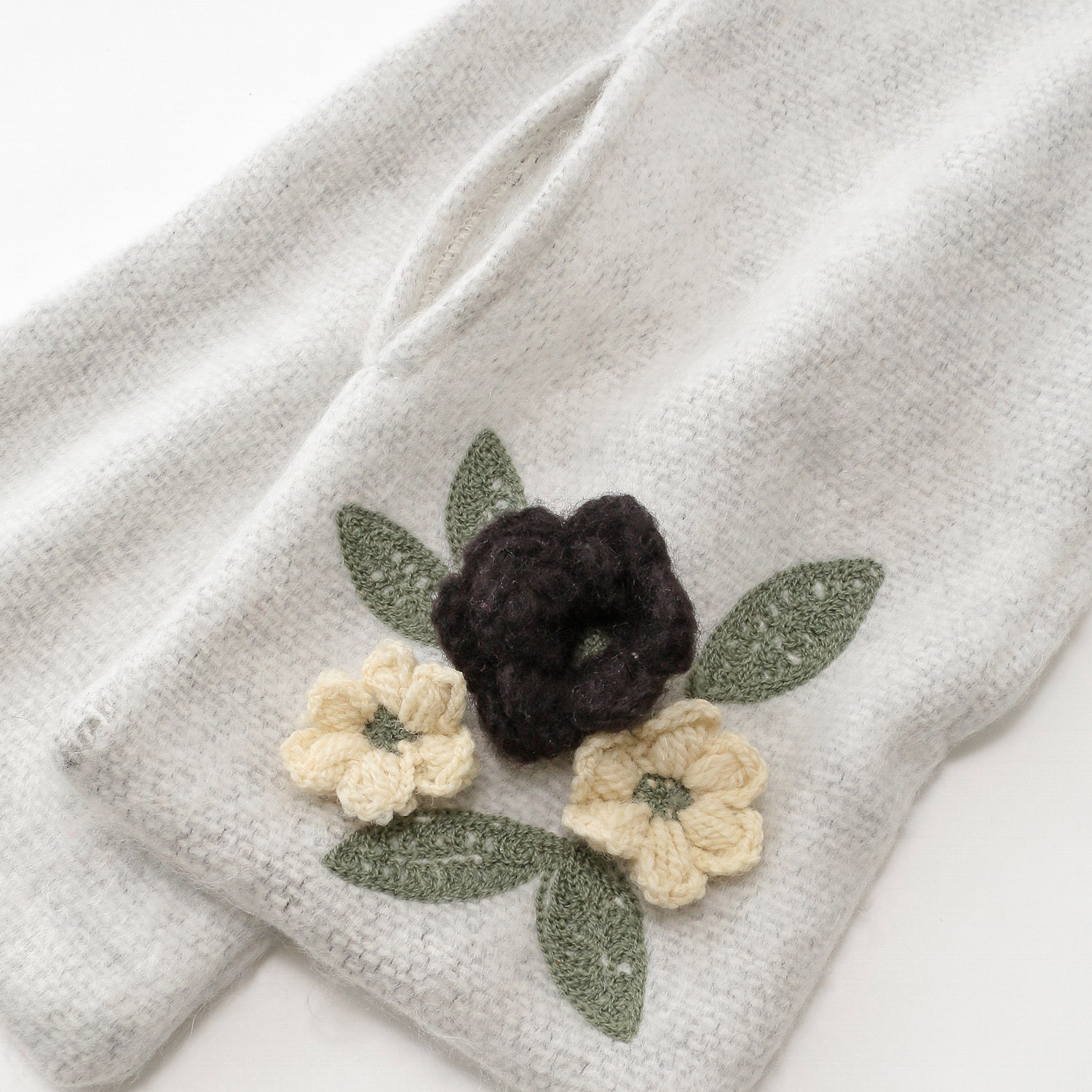 【シルバーグレー、ピンク終了】インド製 差込みマフラー フラワーモチーフ - 画像3