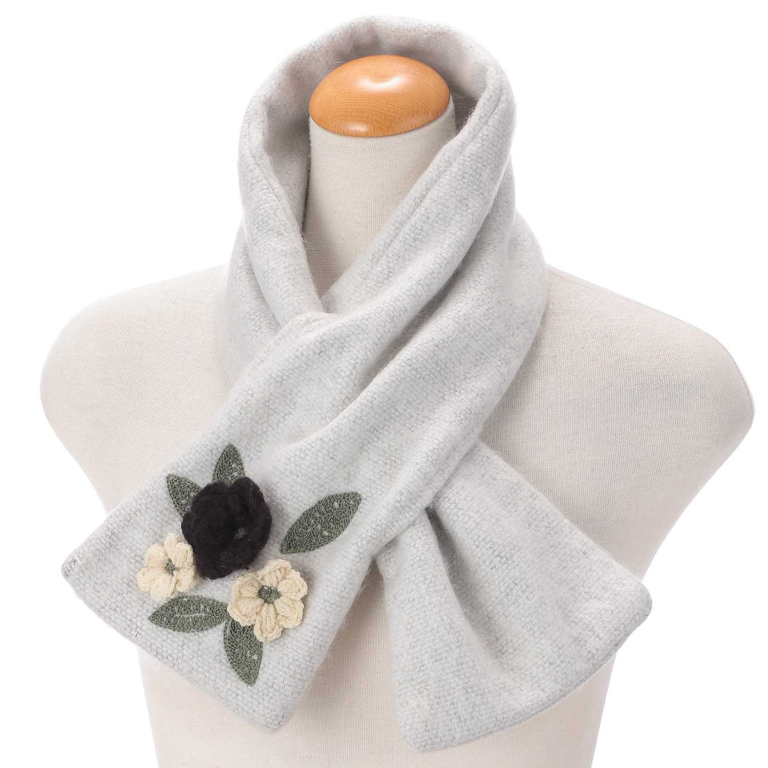 【シルバーグレー、ピンク終了】インド製 差込みマフラー フラワーモチーフ - 画像1