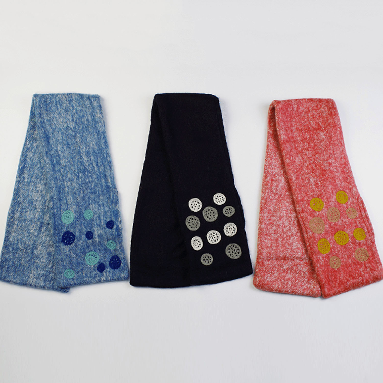 インド製 差し込み刺繍マフラー ドット - 画像1