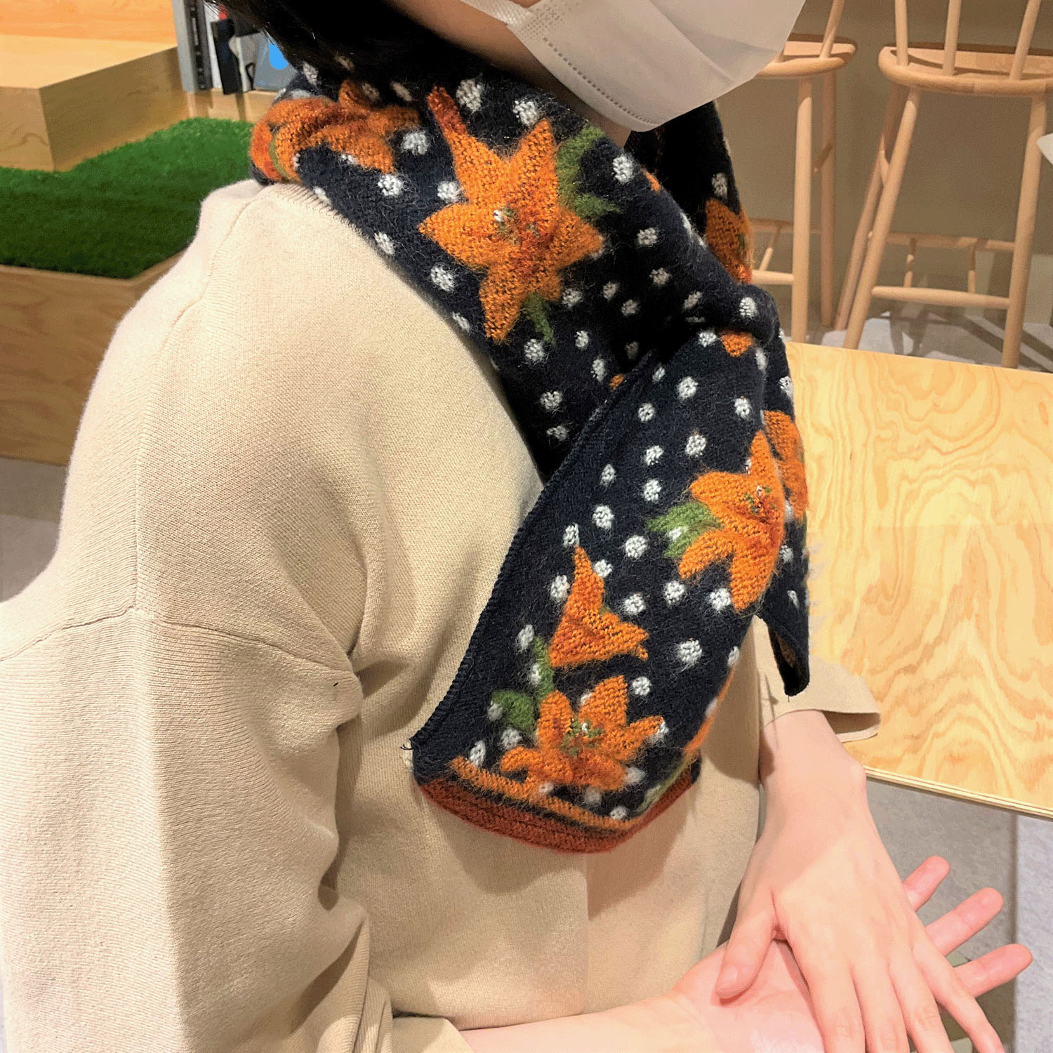 【シルバーグレー終了】ラシクモア リリィドットクロスマフラー - 画像5