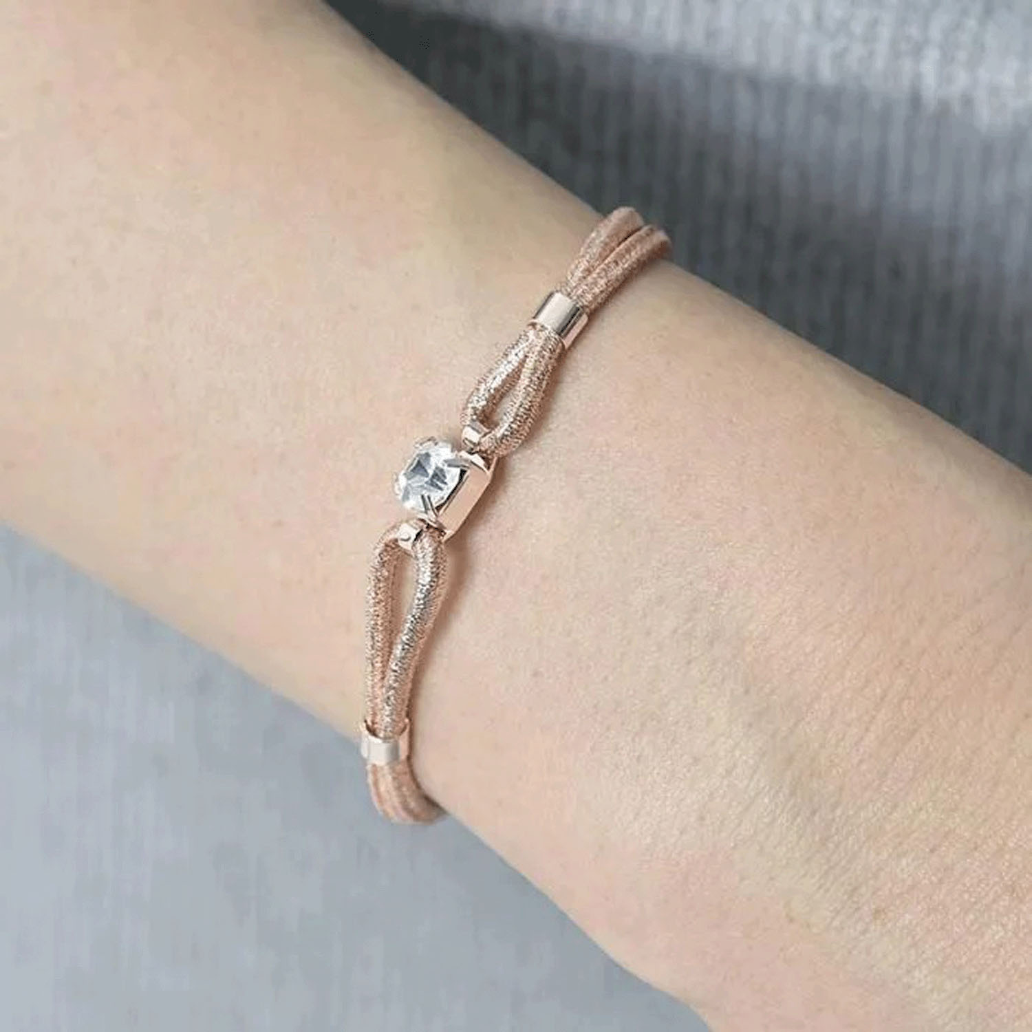 【シルバーは在庫限りで終了】静電気軽減ヘアブレス ビジュー付き - 画像2