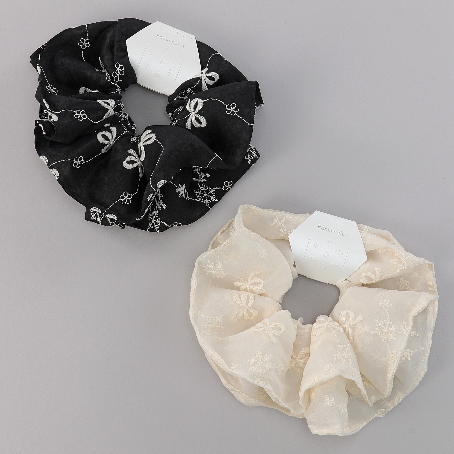 リボン柄刺繍ビックシュシュ - 画像1