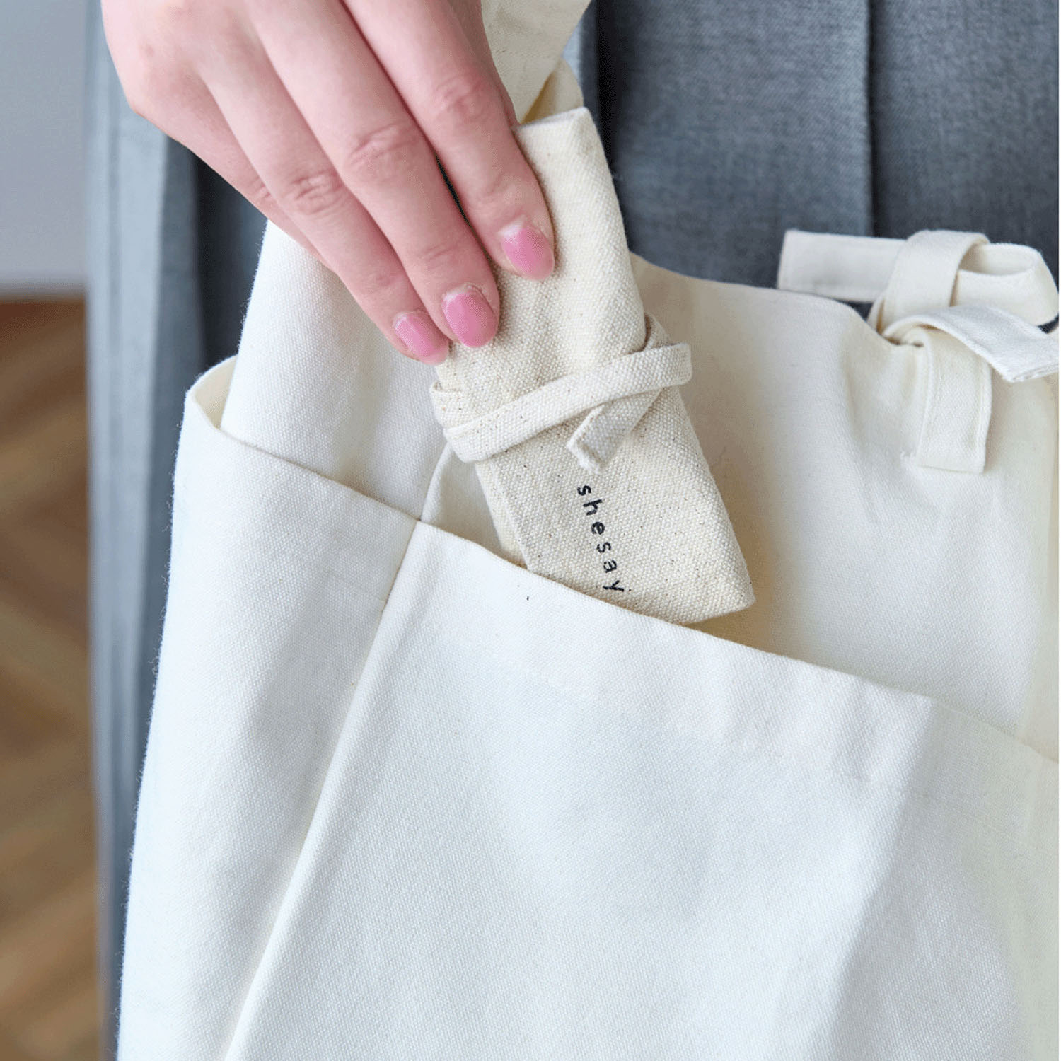 スライドして長さを変えられるアルミプレートの香立て ケース付き - 画像4