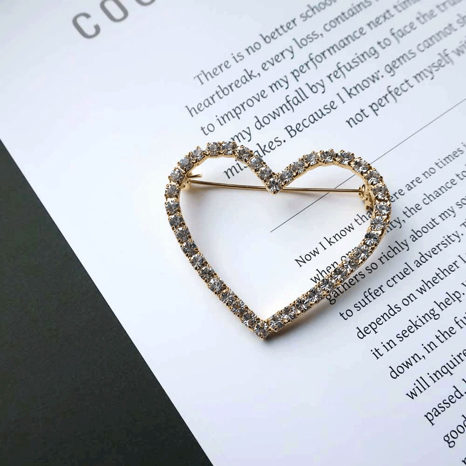 日本製 ビジューオープンハートブローチ - 画像8