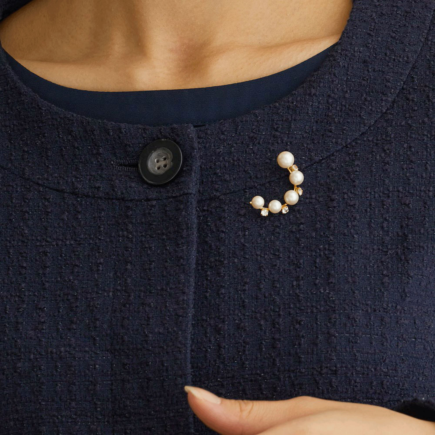 日本製 クレッセントパールビジューピンブローチ - 画像2