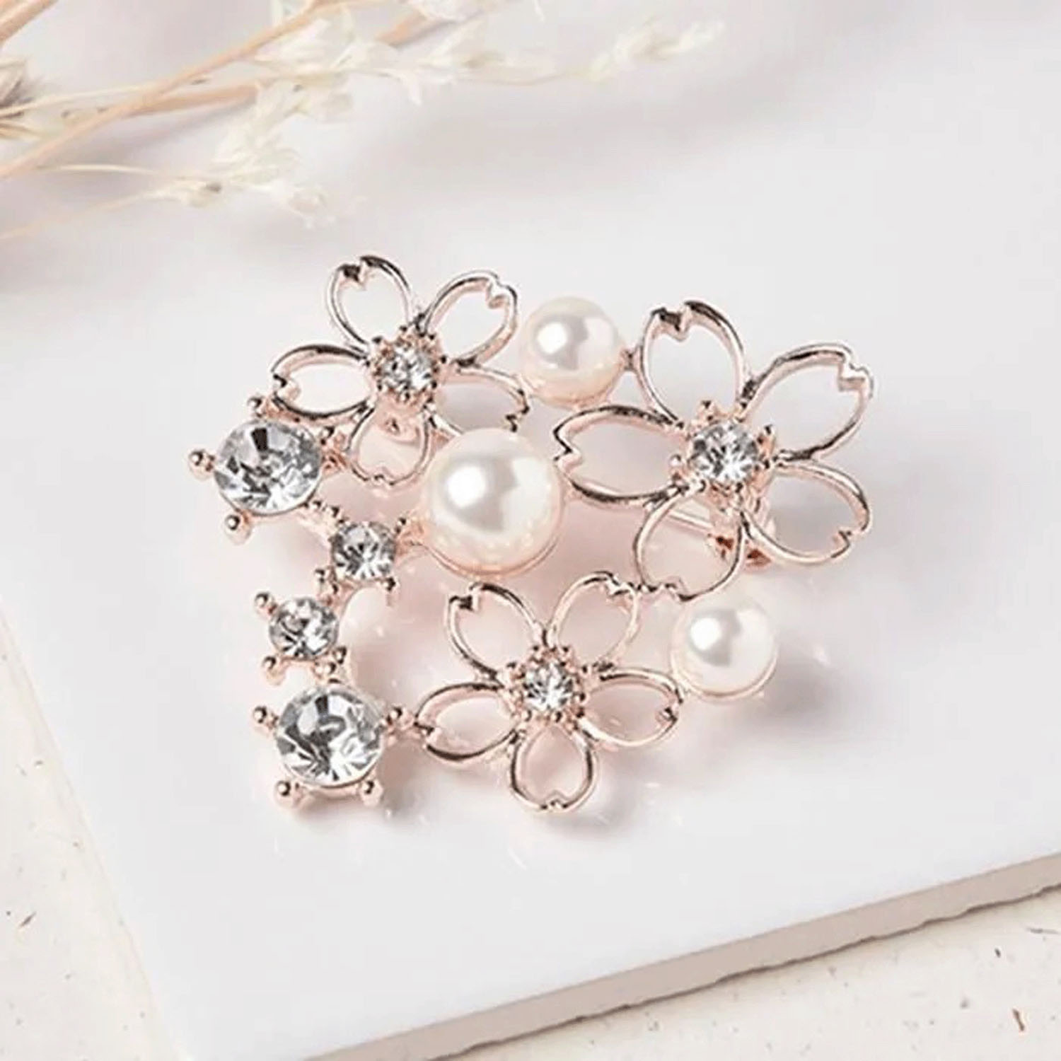 桜 パール×ビジューブローチ