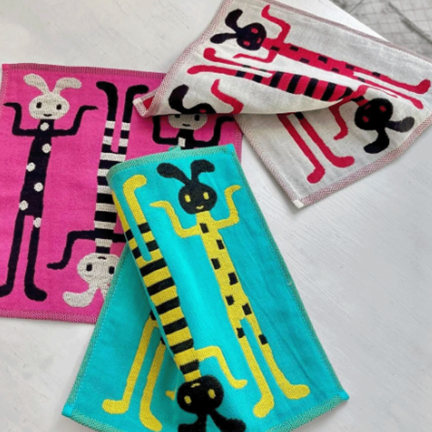 マタノアツコ 3重ガーゼミニハンカチ やせたうさぎ