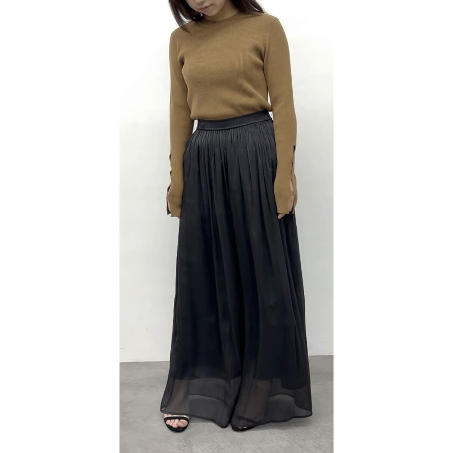 cloche 袖スリットクルーネックリブニットトップス - 画像5