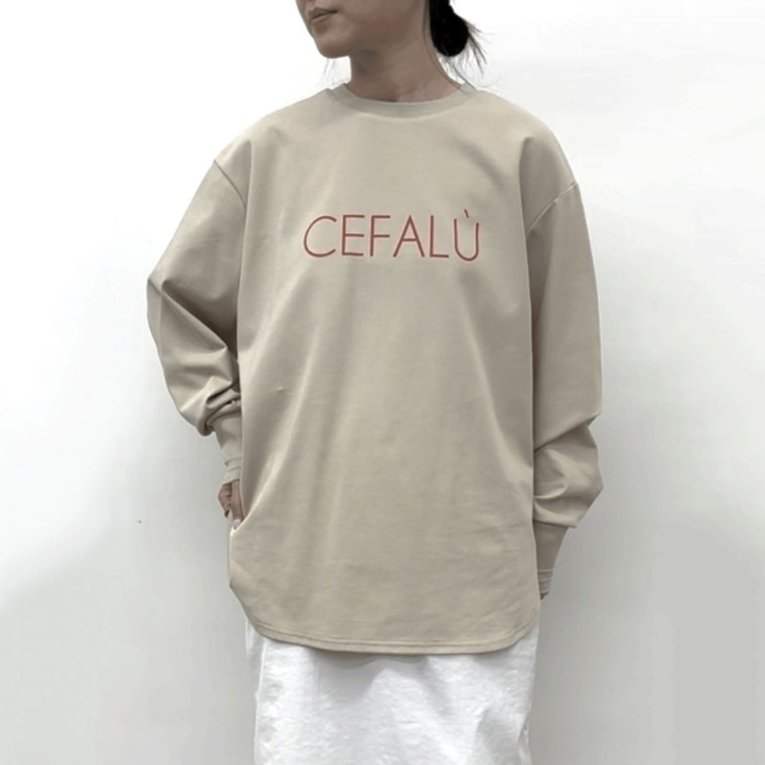 cloche カラーロゴプリント長袖T