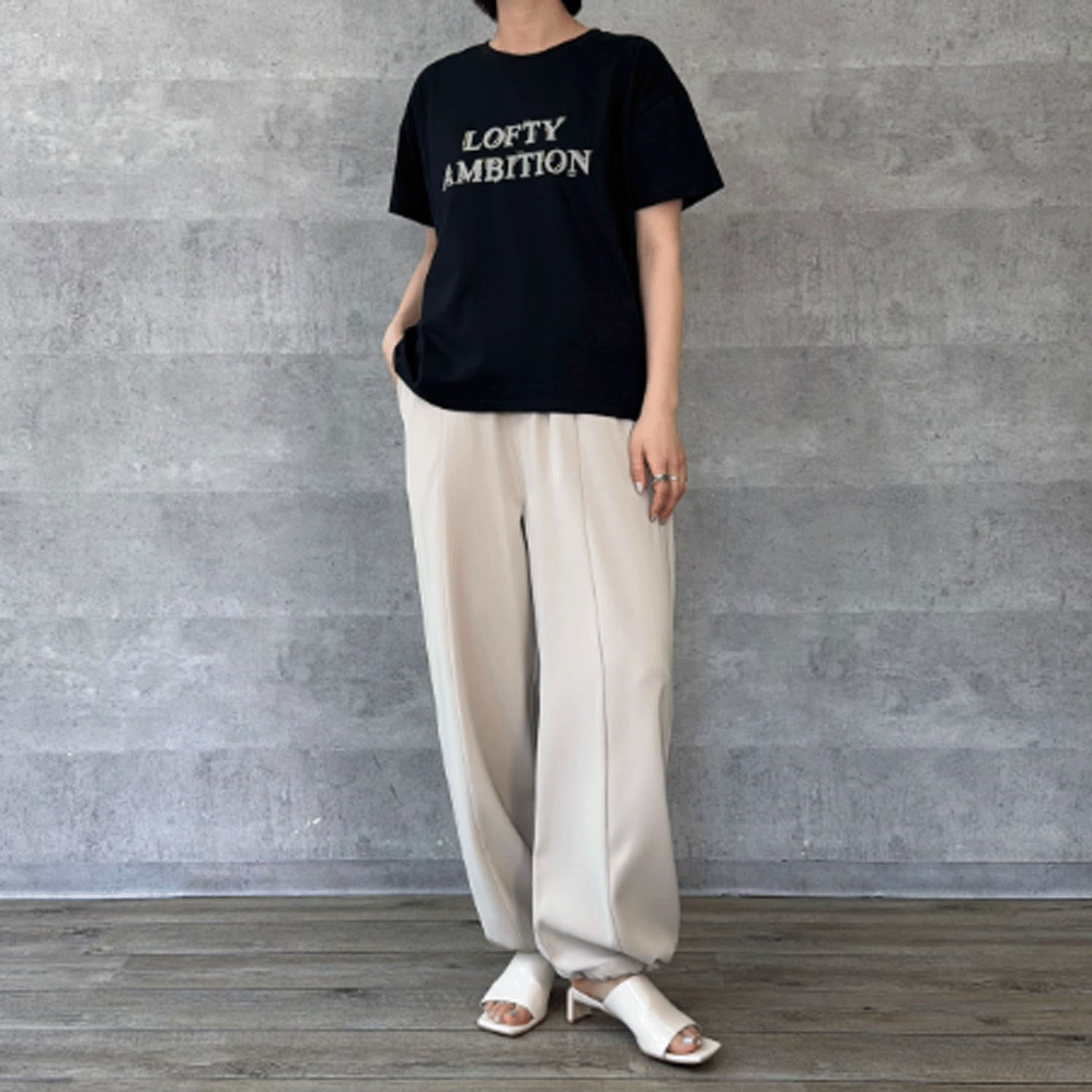 Anna Kerry ホットフィックスロゴTシャツ - 画像10