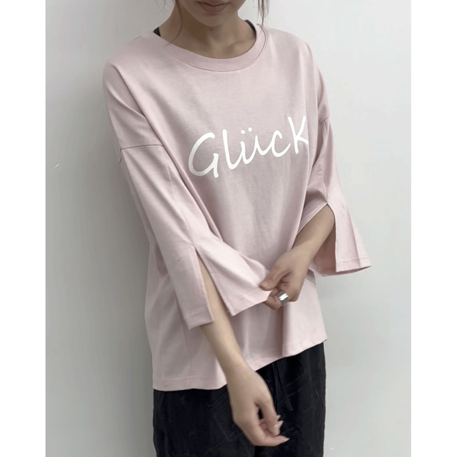 cloche 袖スリットロゴTシャツ - 画像4