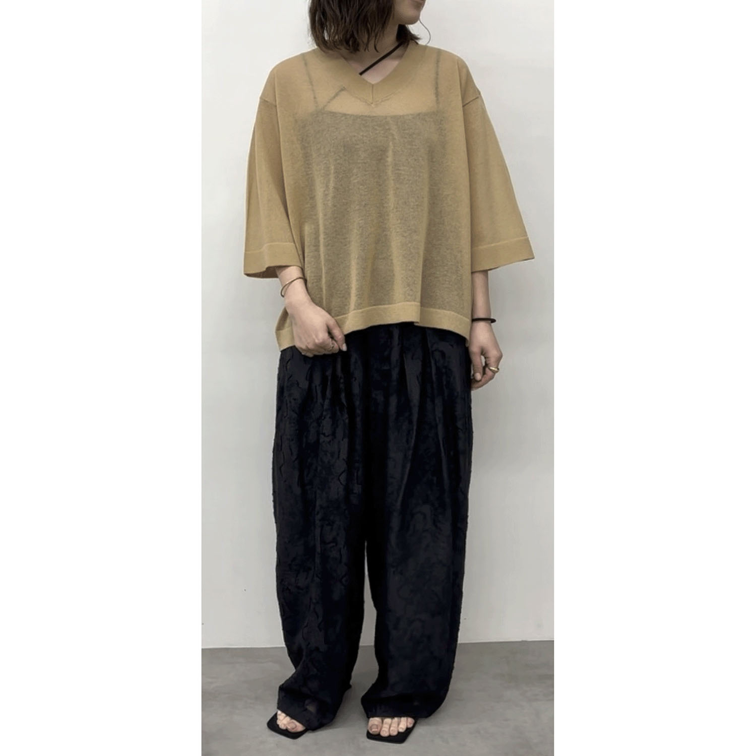 【Insta Live】CLOCHE Vあきニットトップス - 画像9