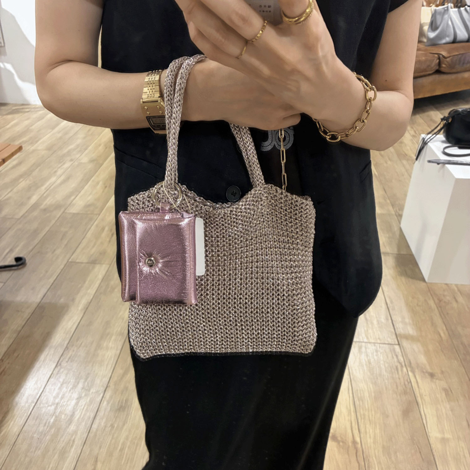 cachecache イヤホンポーチ付ラメ糸ミニバッグ