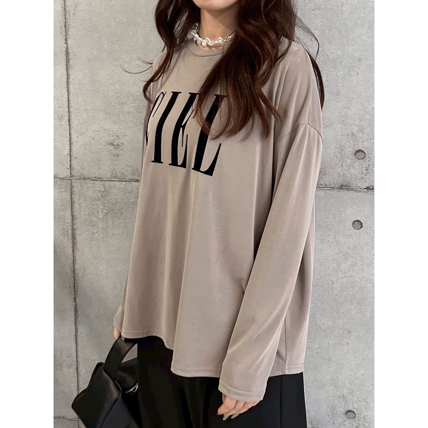 ROSIEE ソフトな風合いフロッキープリントTシャツ - 画像13