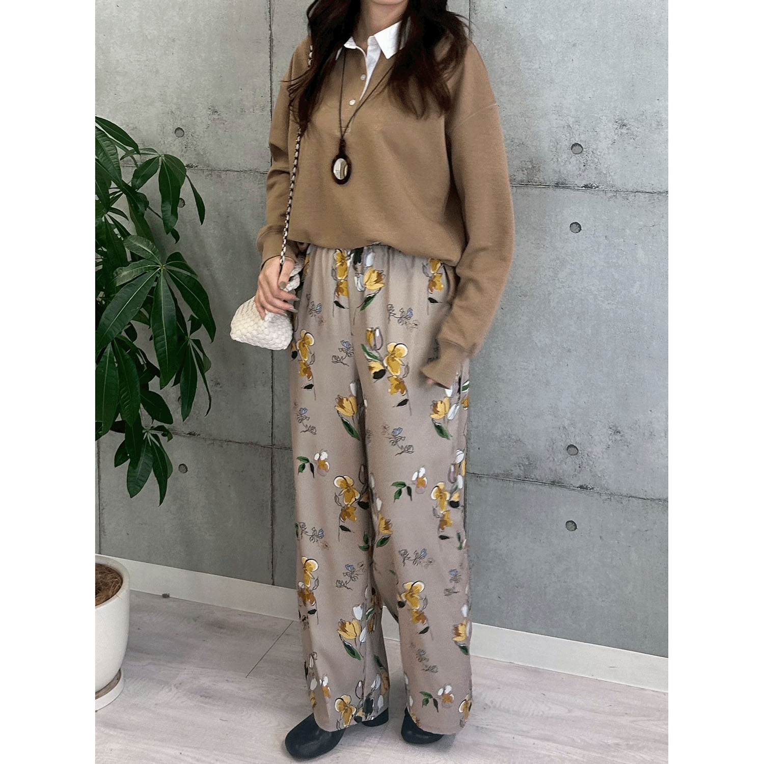 ROSIEE ニュアンス花柄イージーパンツ - 画像1