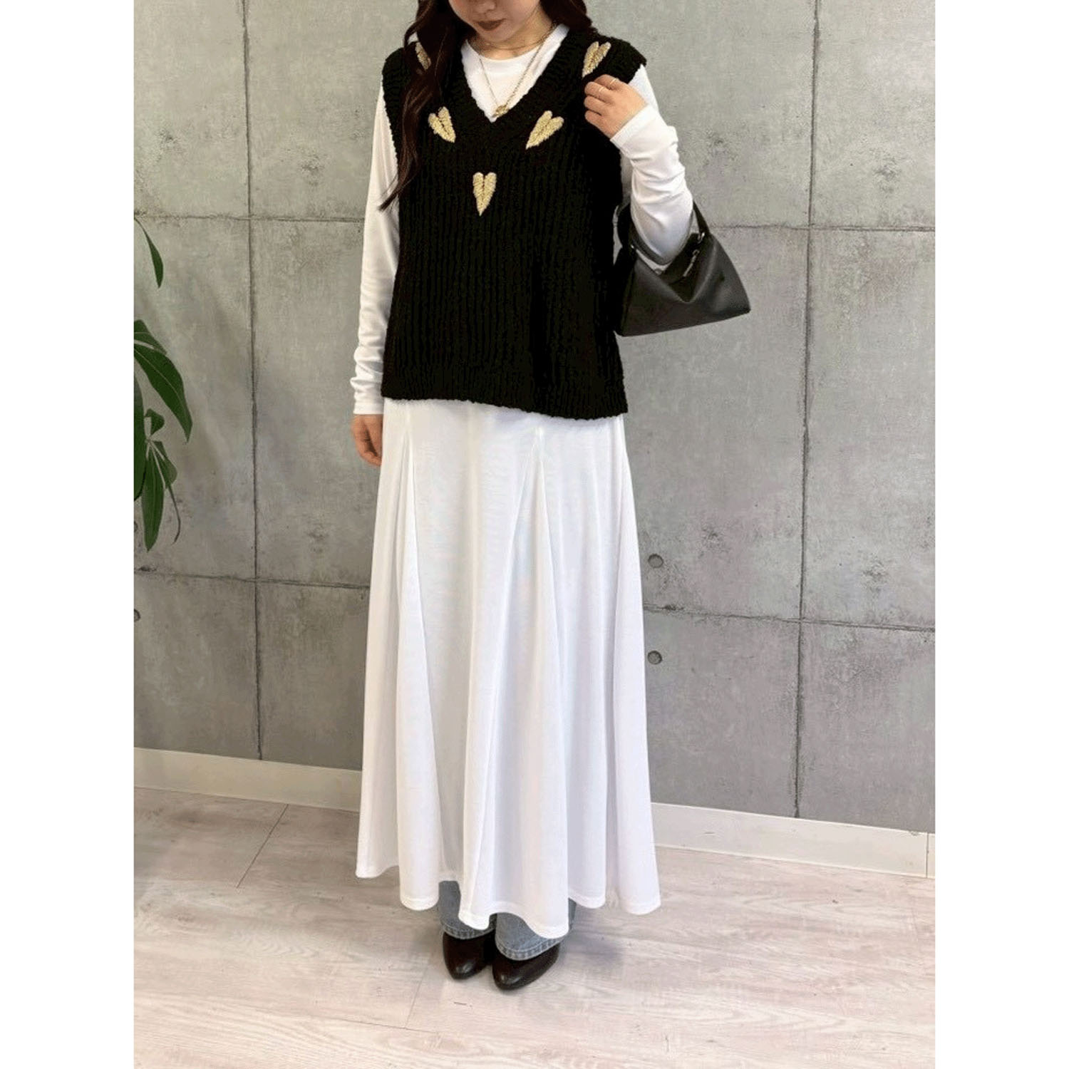 ROSIEE ハート刺繍スラブニットベスト - 画像18