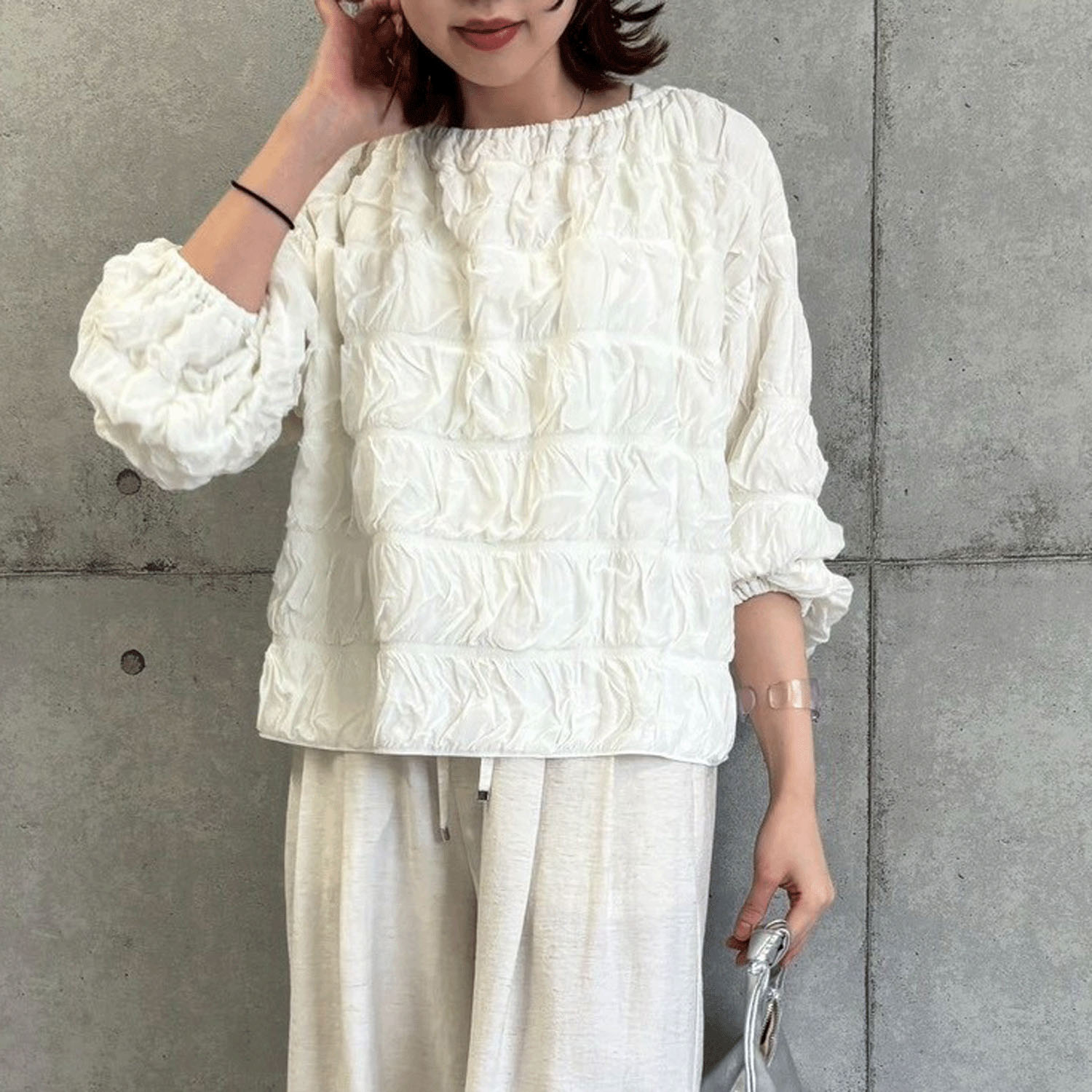 ROSIEE シャーリング魔法ブラウス - 画像1