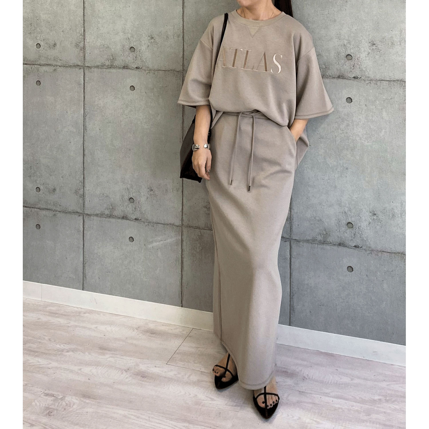 ROSIEE ロゴ刺繍5分袖トップス - 画像16