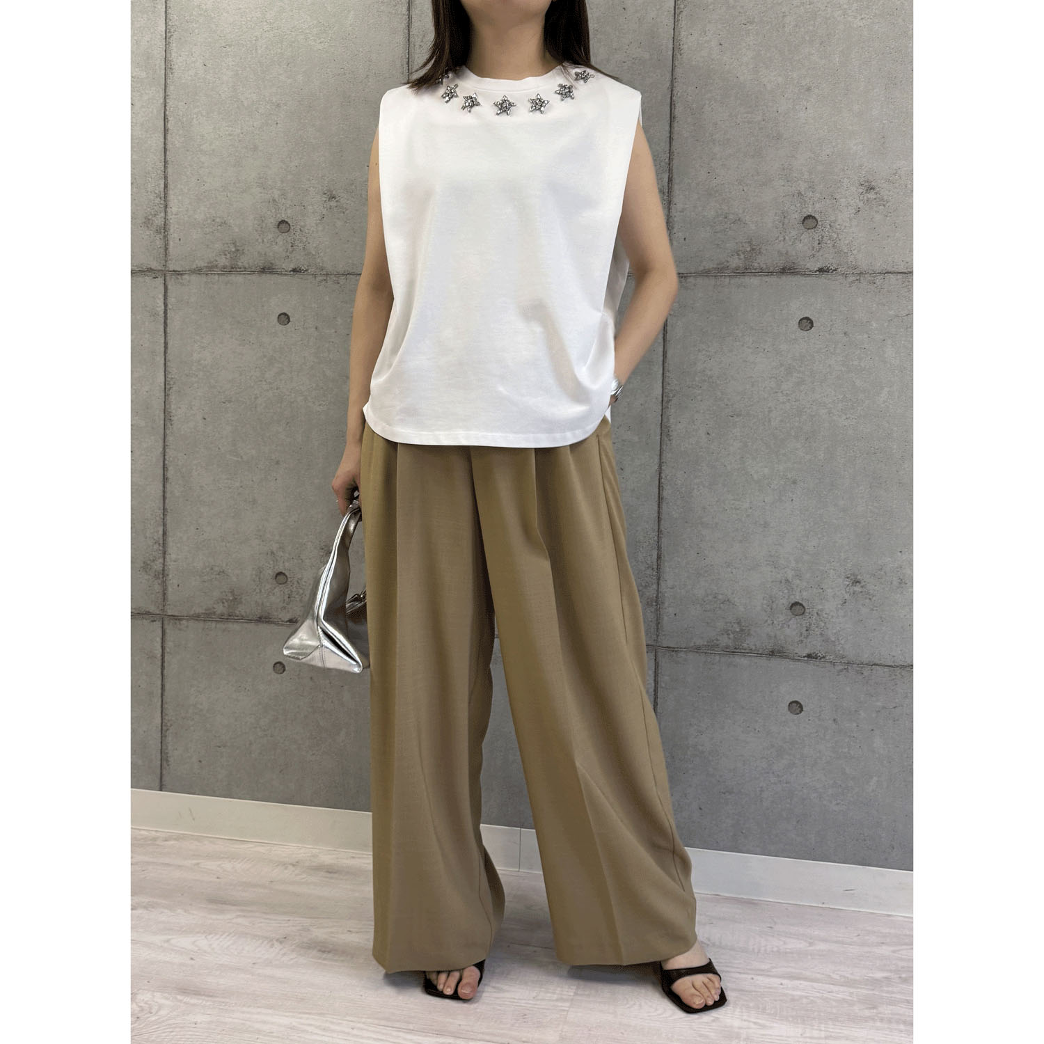 ROSIEE 星ビジューノースリーブTシャツ - 画像9