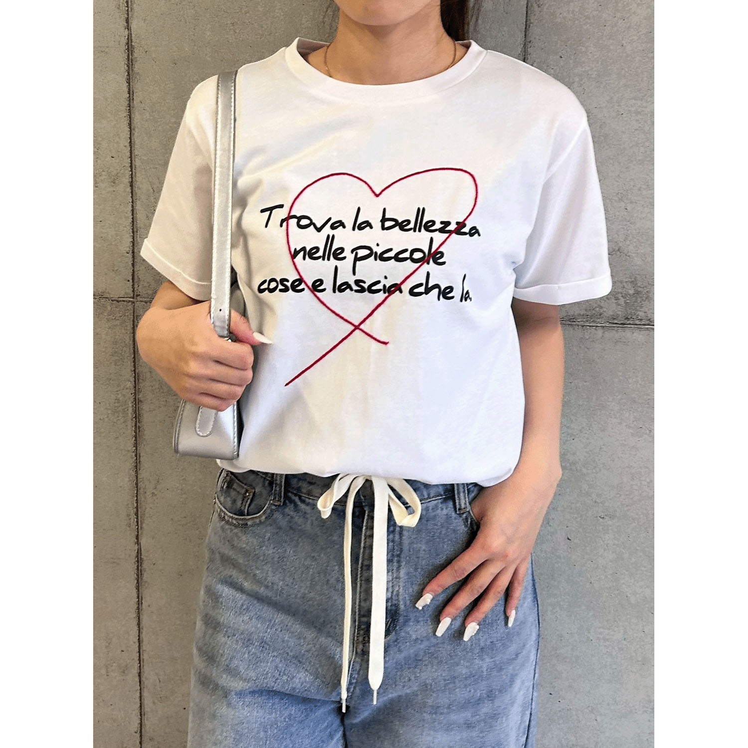 ROSIEE ハート刺繍×手書き風ロゴプリントTシャツ - 画像2