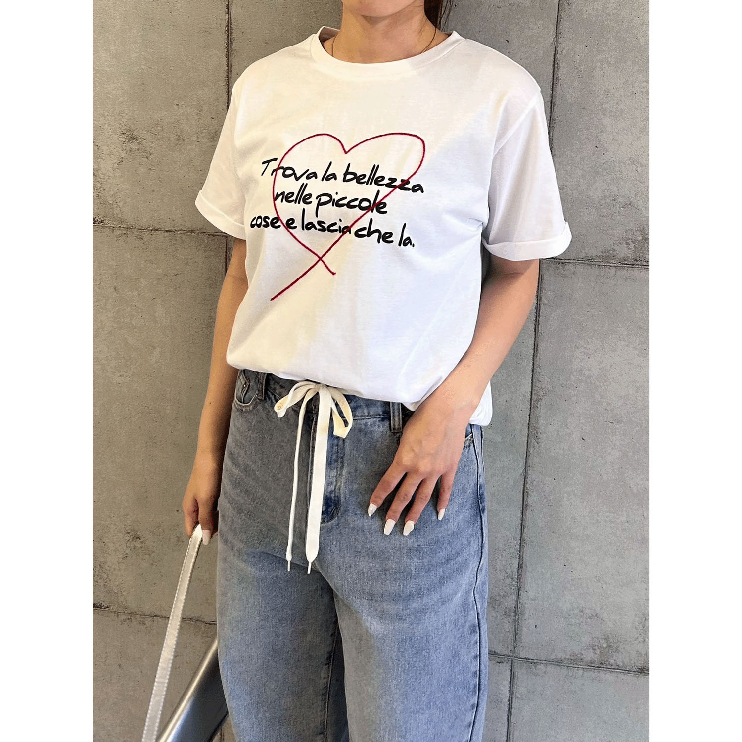 ROSIEE ハート刺繍×手書き風ロゴプリントTシャツ - 画像3