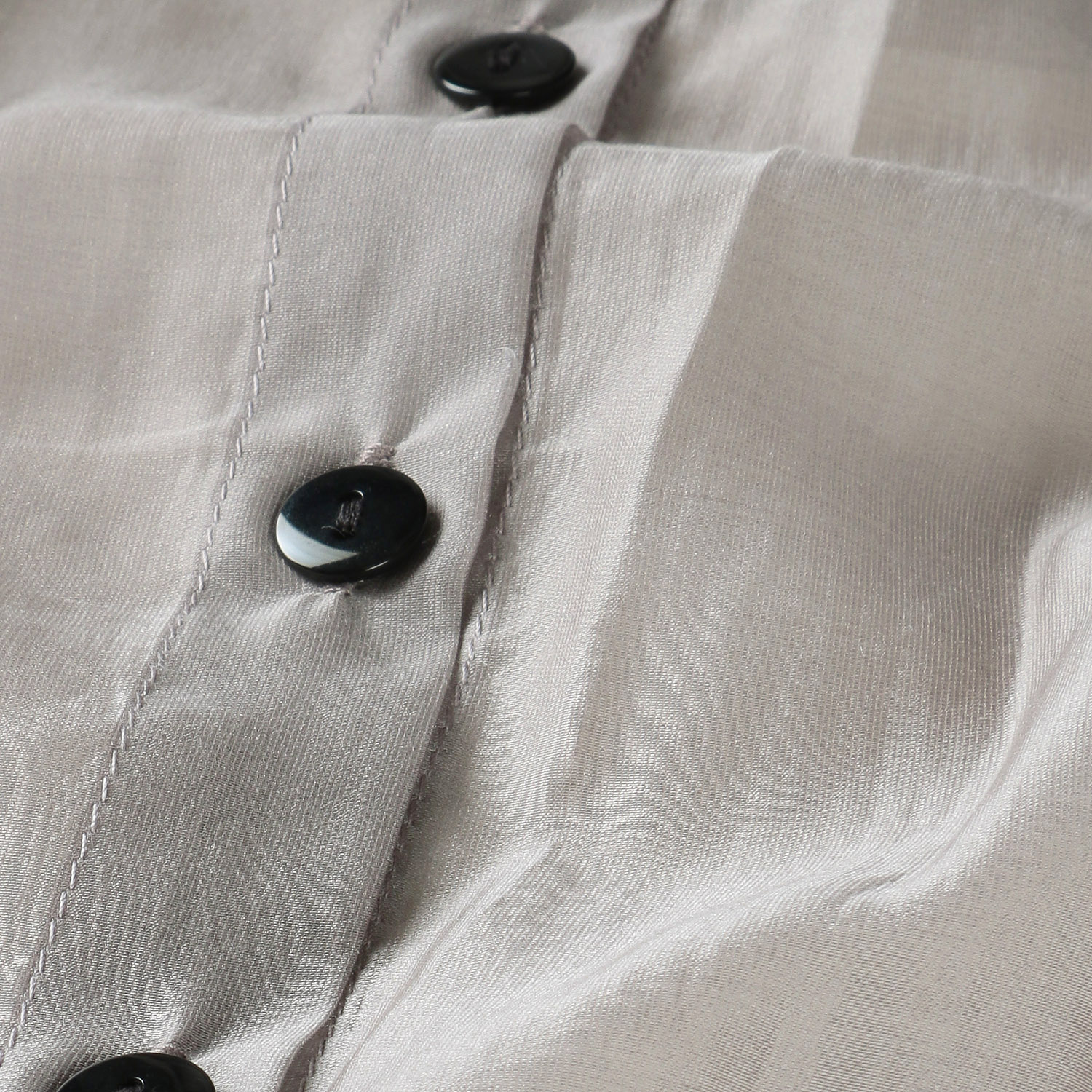 洗えるシルク バックロングシャツ - 画像4