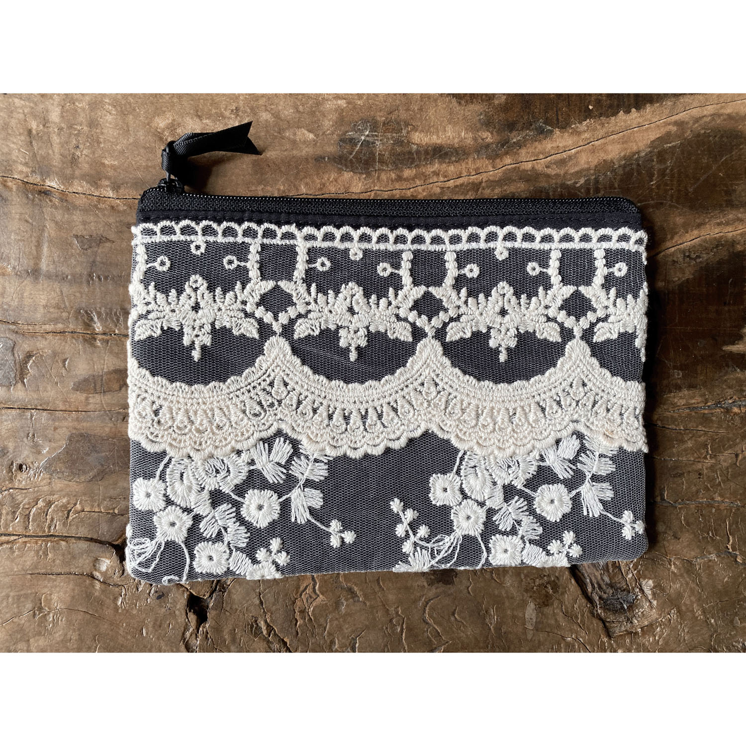 マリアベージュブラック フラットポーチ S