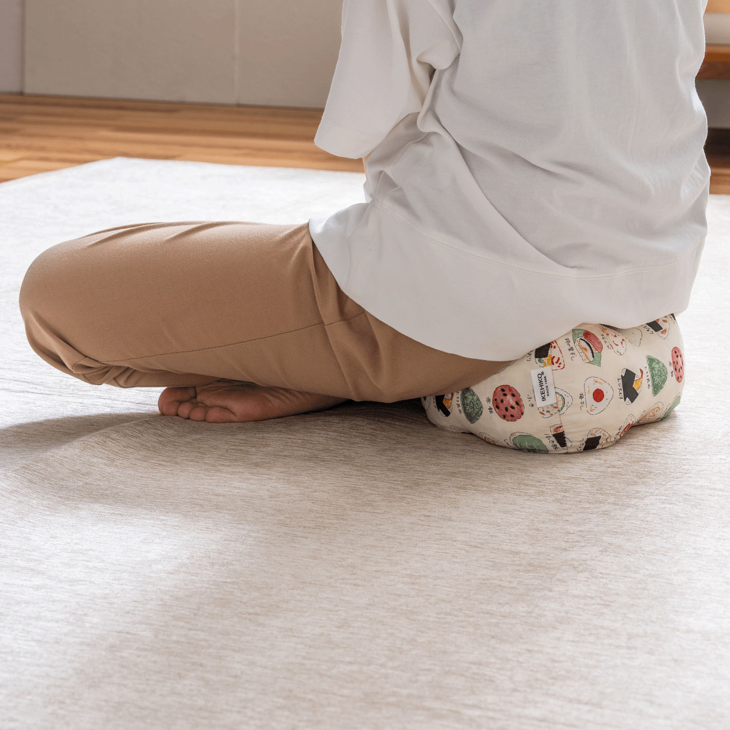 低反発おにぎり枕 ご当地おにぎり柄 - 画像2