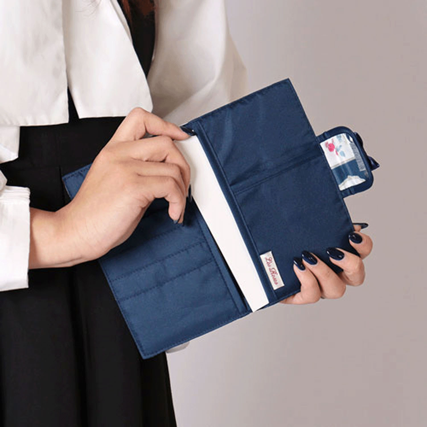 ルドゥーテ フレーム柄リボン付きマルチポーチ - 画像2