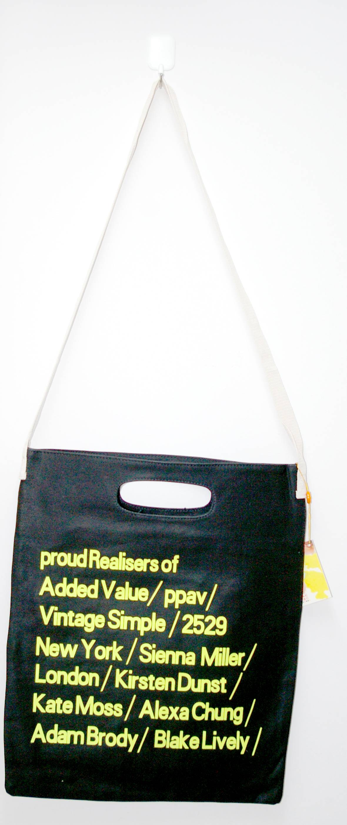 ショルダー 手提げ 両用 キャンバス バッグ エコバッグ 英字テキスト柄 デニム  黒-黄文字 - 画像2