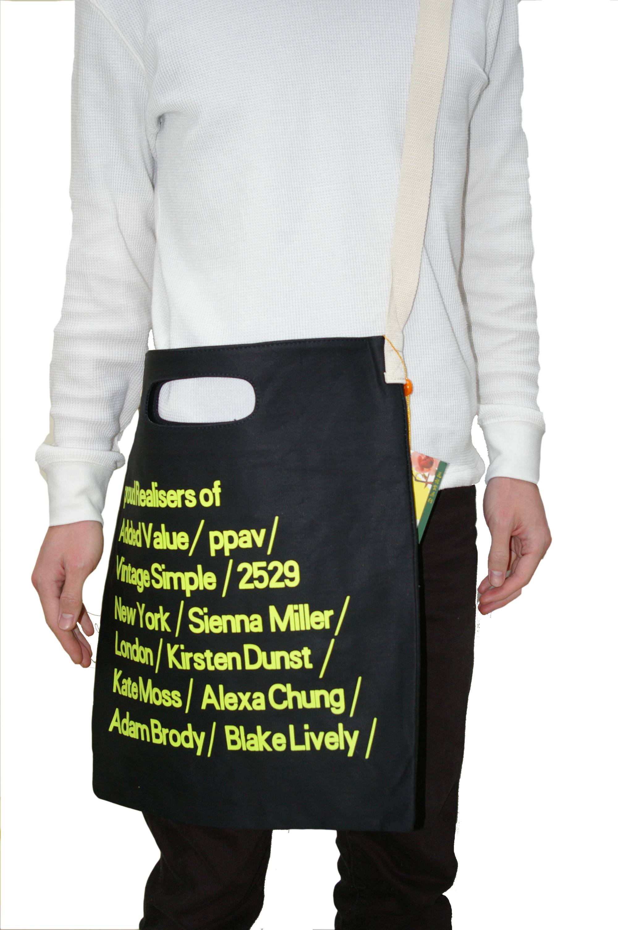 ショルダー 手提げ 両用 キャンバス バッグ エコバッグ 英字テキスト柄 デニム  黒-黄文字 - 画像4