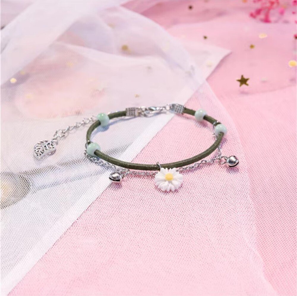 ブレスレット 花 おしゃれ アクセサリー 細見え マーガレット チャーム 花 女の子  グリーン